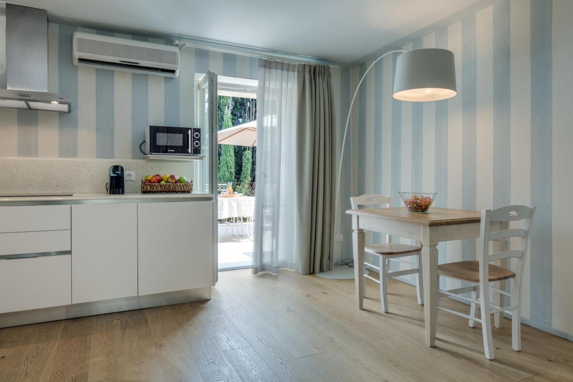 Rambaldi Apartments In Casa Nr 6 With Shared Terrace Bardolino Exterior photo